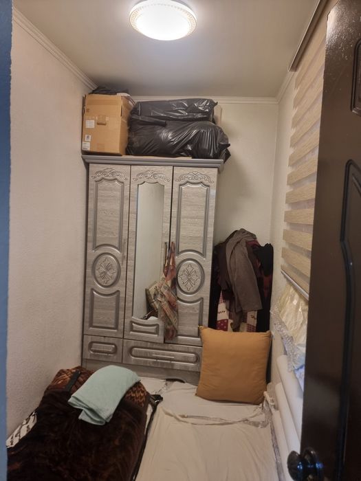 Срочно 1-комнатная 1/1/4  северний алмазар