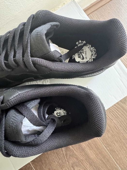 Продавам Nike Air Force 1 07' Triple Black (всеки размер от/до 36-47)