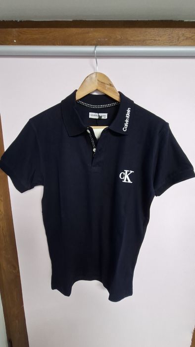 7 Tricouri pentru  barbati diferite dimensiuni  modele si culori