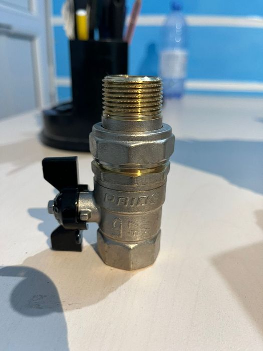 Кран шаровый, американка