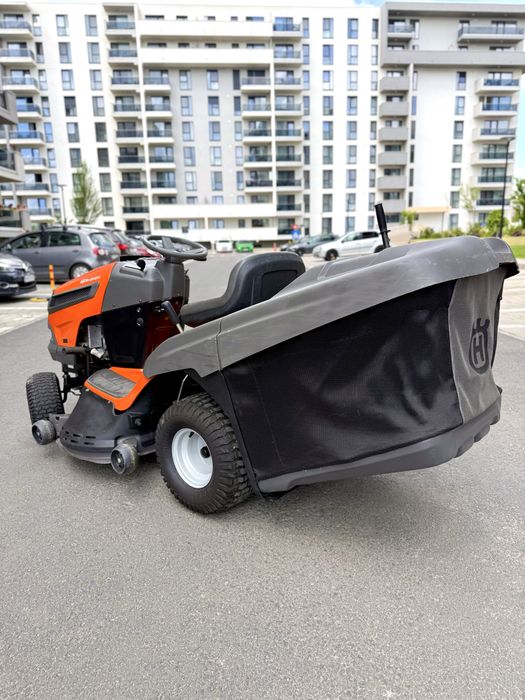 Tractoras de tuns iarba Husqvarna Profesional Briggs&Stratton