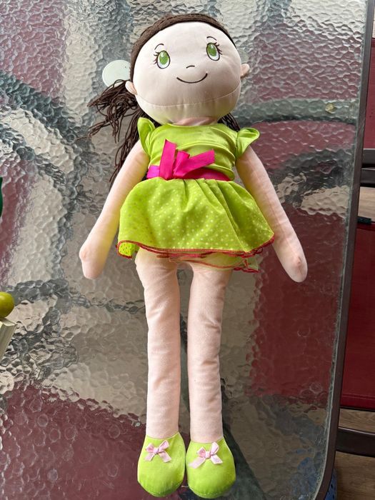 Păpușa material textil rochie verde 70 cm înălțime
