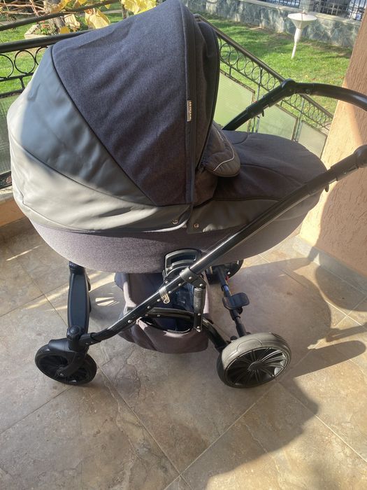 Бебешка количка 3 в 1