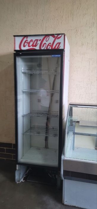 Витрина Холодильник продаётся