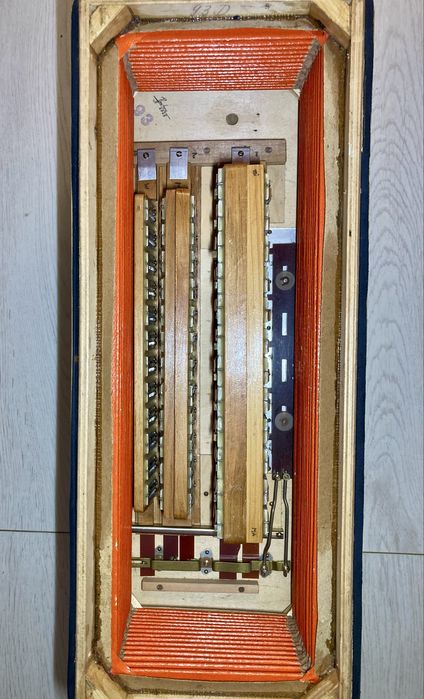 Vand Acordeon Stradella cu 120 de basi