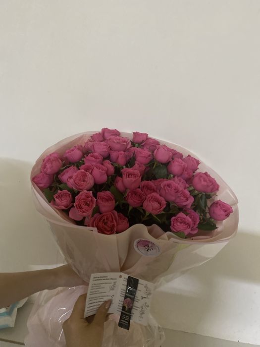 Цветы кустовые розы 11 штук