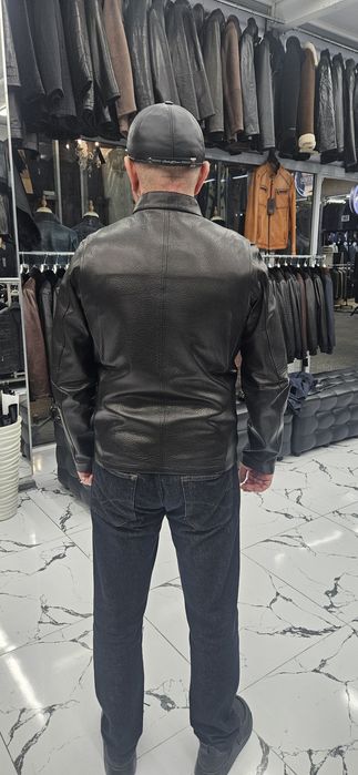 Мужская кожаная куртка