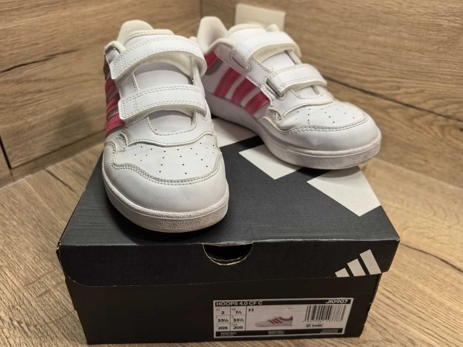 Обувки за госпожица Adidas, Fila, Next и Skechers
