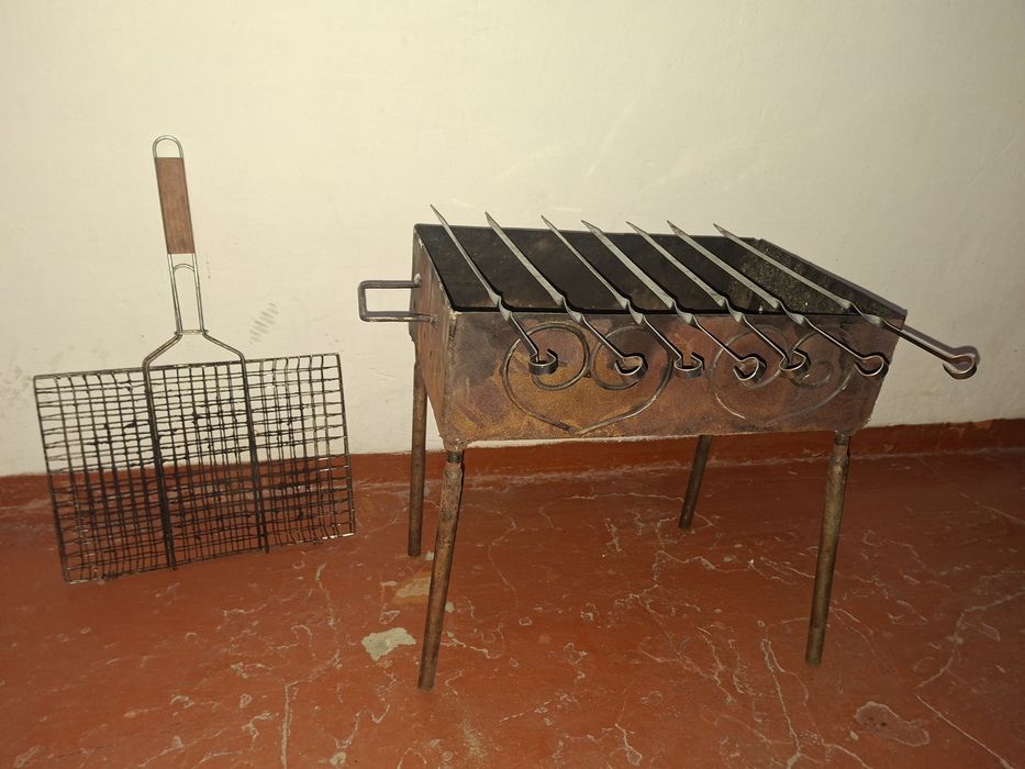 Мангал мини с шампурамы