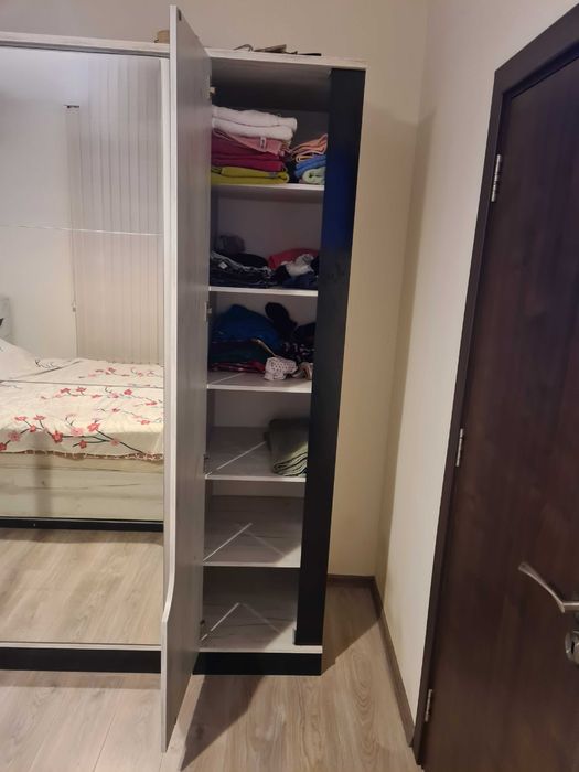 Продавам спален гардероб