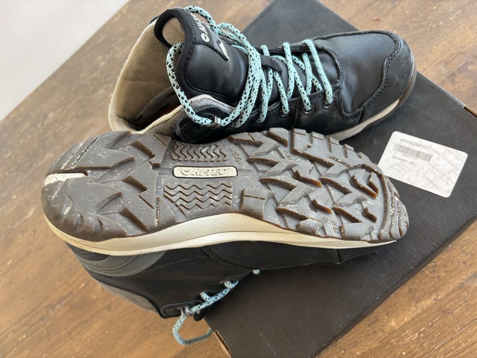 Продавам зимни кожени обувки.