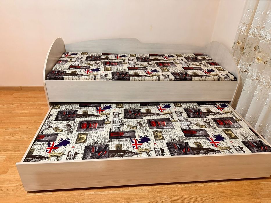 Продаю детскую гарнитуру