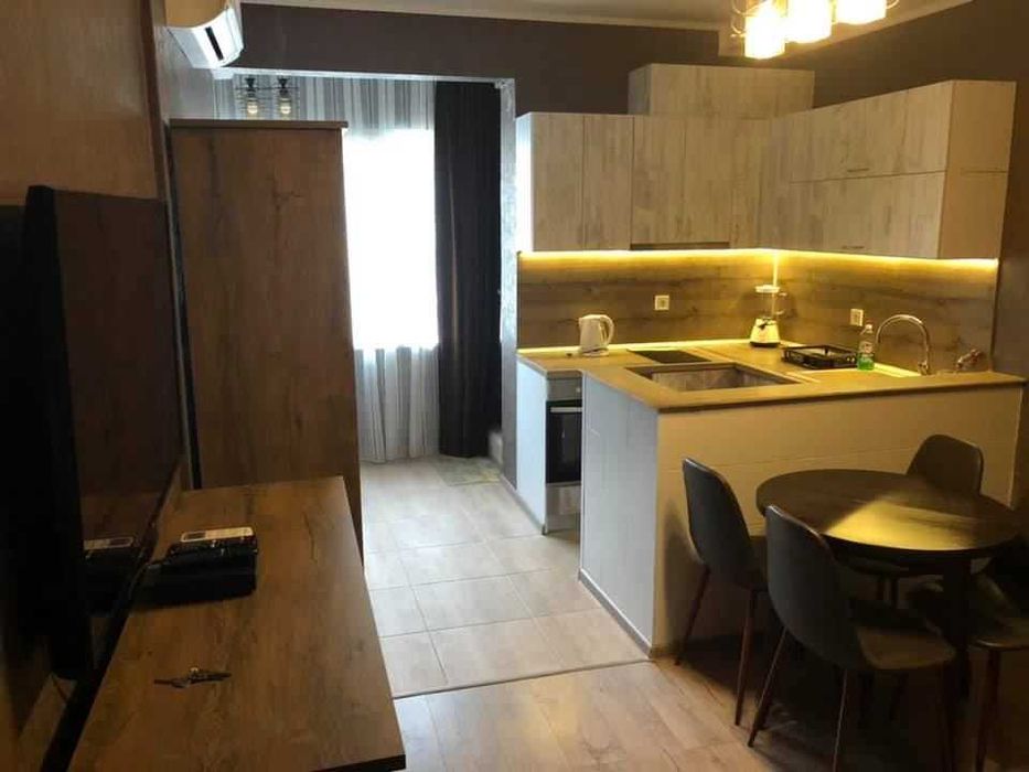 Дава се под наем Едностаен апартамент в Пловдив, Център - 30 кв.м за 225 € - Снимка #1