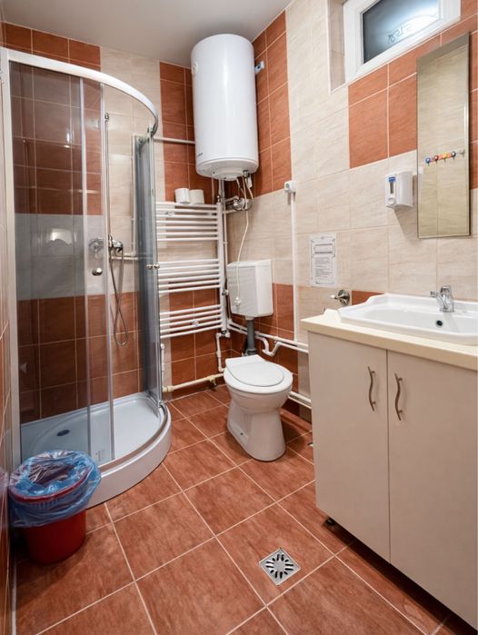 Cabană de închiriat/ Capacitate 12 persoane/ Ieșire privată la râu