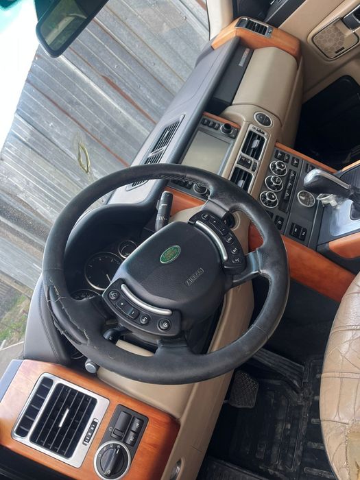 Dezmembrez Range rover Vogue 3.6d
