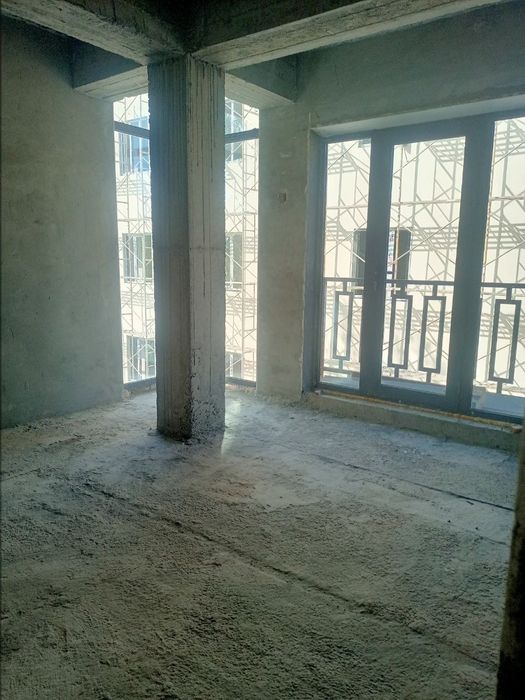 Янги куриб битказилган гиштли чиройли сифатли дом