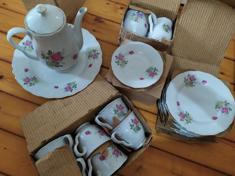 Чайный сервиз, новый, 22 предмета, в упаковке.