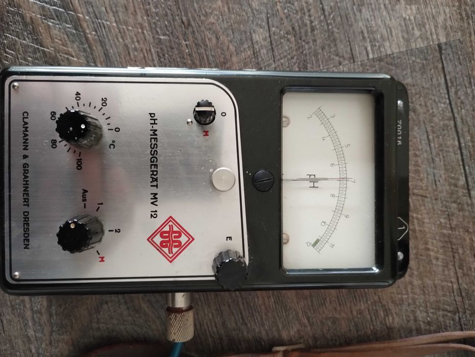 Ph метър.  Измерване на киселинност. Германски