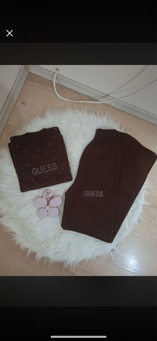 Спорнто елегантен комплект