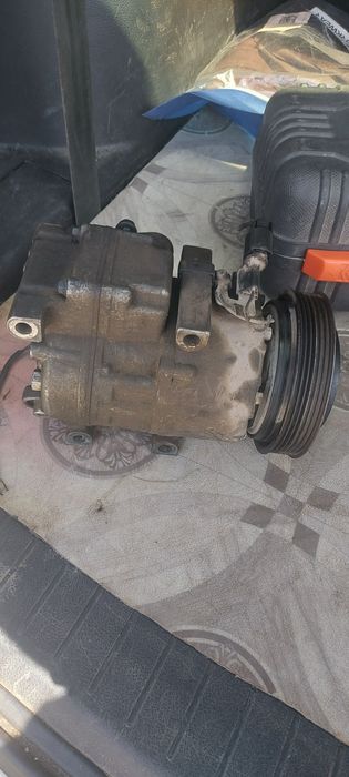 Kia Ceed 2007–2012 или
Hyundai i30 2008–2012.9