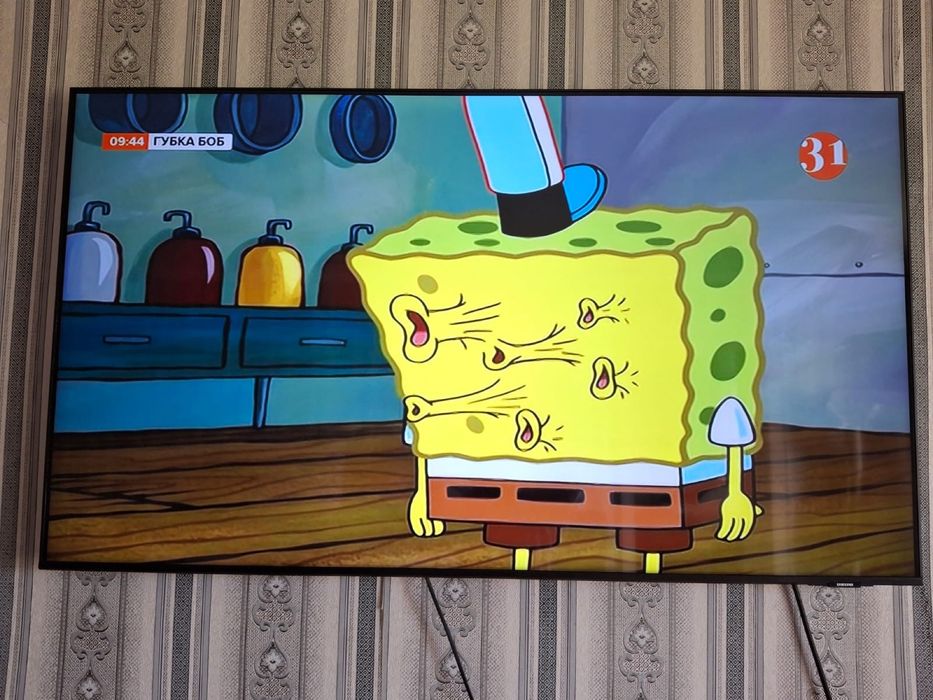 Samsung 4K Smart TV (AU8000)
