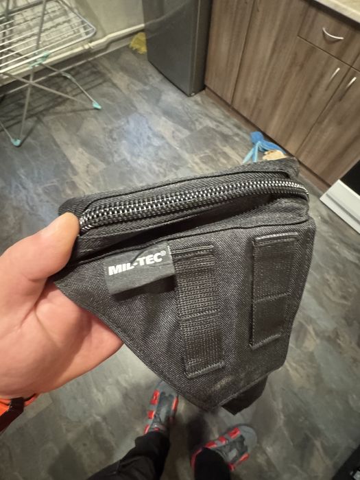 Тактическа чантичка,с преграда за пистолет