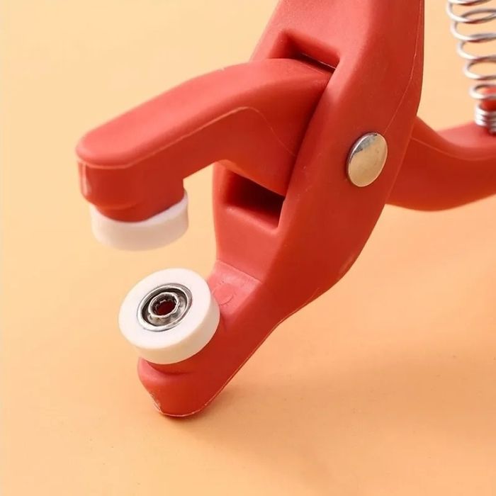 Clește pentru pus capse + 50 capse incluse