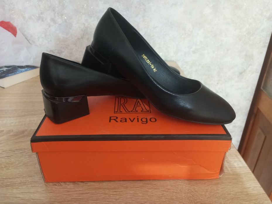 Продаются туфли.