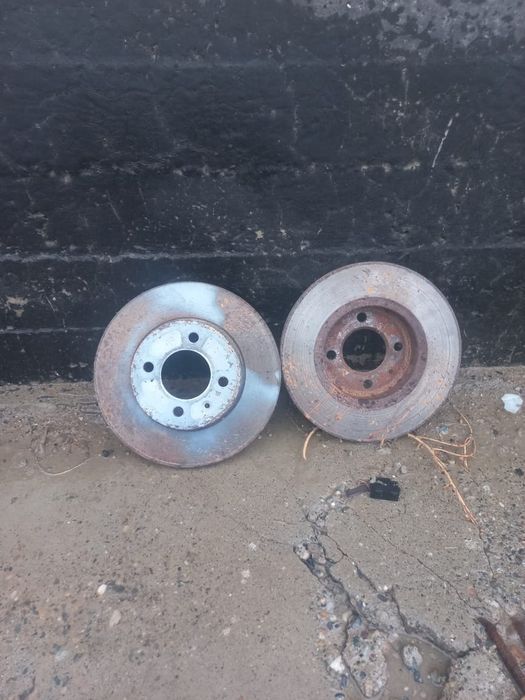 Тормозной дискі пассат 1.8