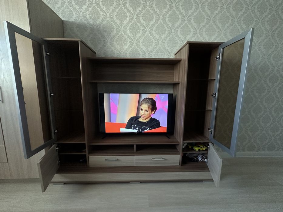 Продам Стенку для телевизора
