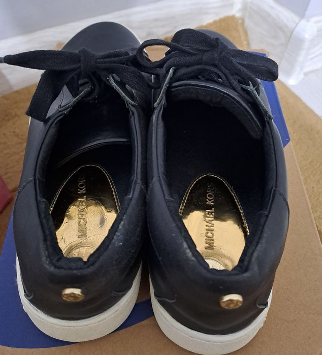 Продаю женские обуви