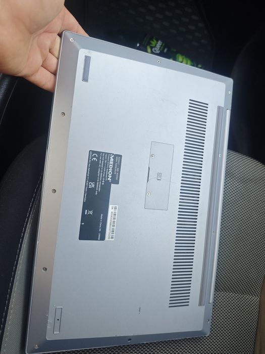 Laptop medion i7 gen 11 RAM 16 ssd 512 GB 15.6inch