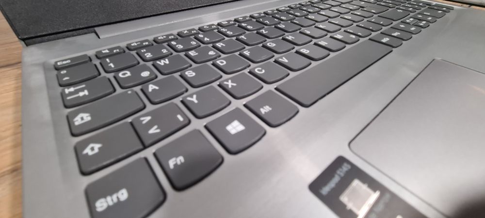 Лаптоп Lenovo IdeaPad S145-15AST 81N3 Metal Inox