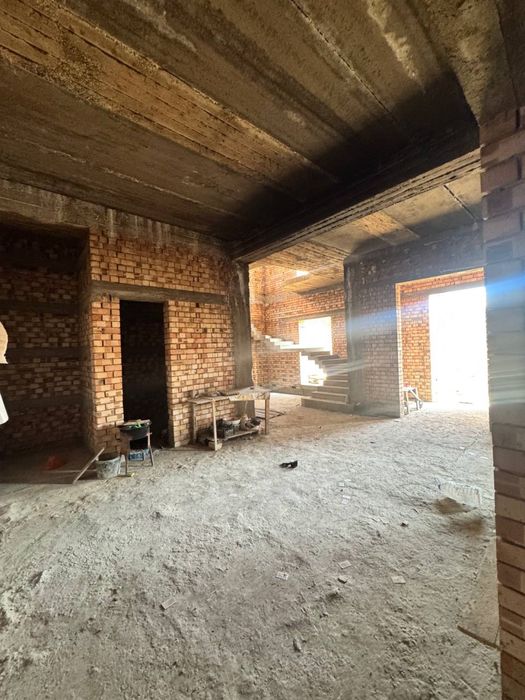 Изза Токзор 5 сот 9 хона коробка 2 этаж ор: Изза Литцей Урикзор бозор