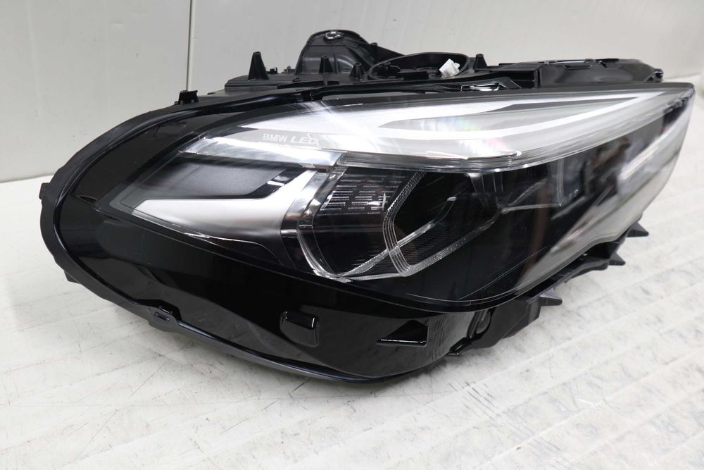 Чисто нов оригинален десен фар за БМВ Ф44 Гран Купе BMW F44 Gran Coupe