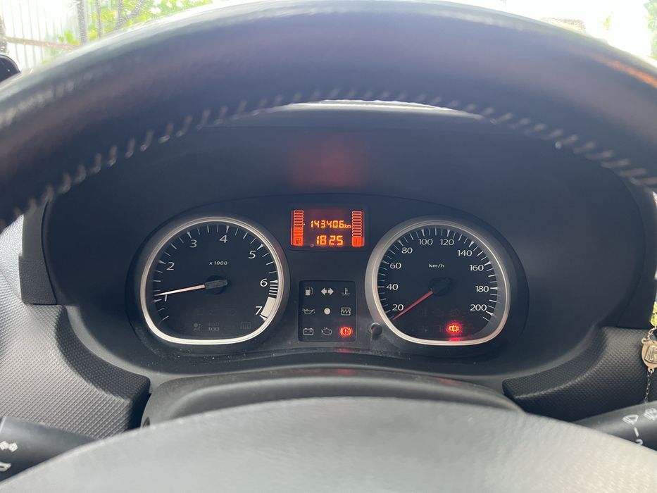 Vând Dacia Duster