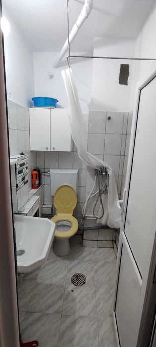 Vând garsonieră confort trei