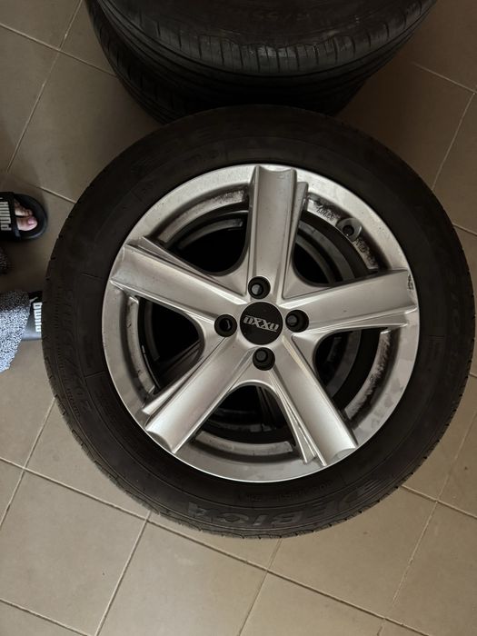 Roti cu cauciucuri de vara R16