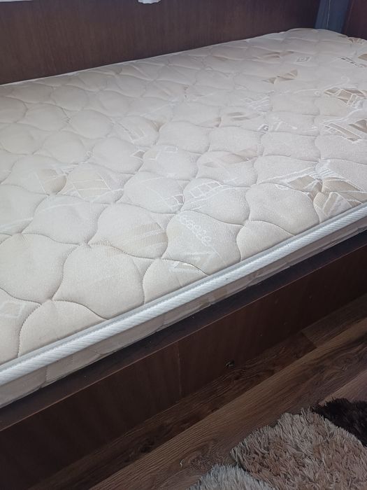 Ъглови легла с матраци и ракла