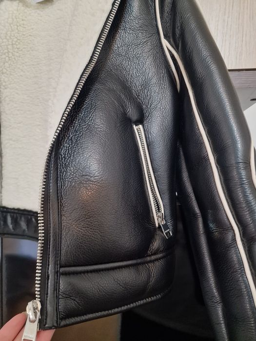 Geacă Bershka mărimea xs