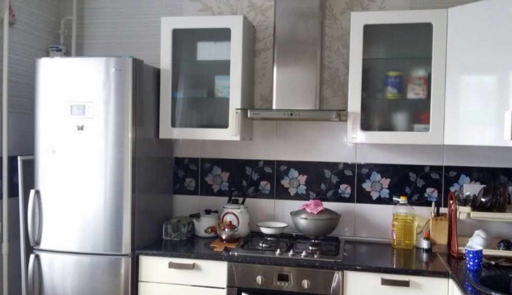 Сдам 4 x ком кв. в 6 микрорайоне.