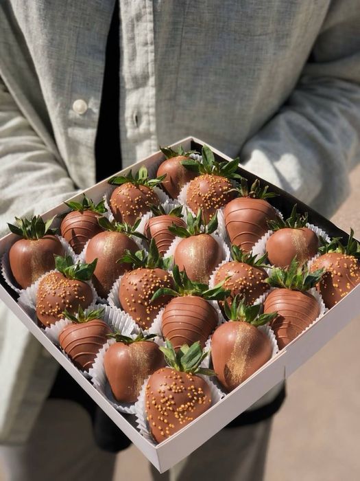 Клубника в шоколаде есть Каспий ред