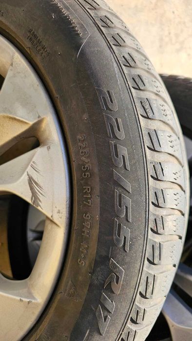 Джанти BMW F48 с датчици за налягане и зимни гуми Pirelli 225/55 R17