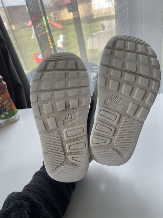 Маратонки Nike 27 номер