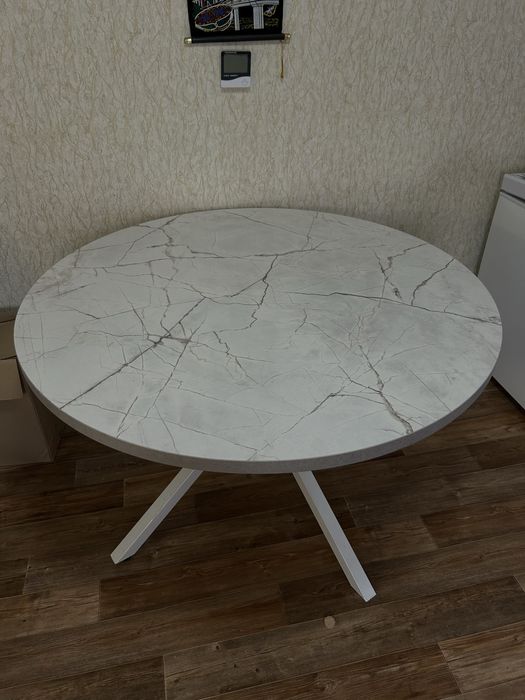 Продам стол для кухни .