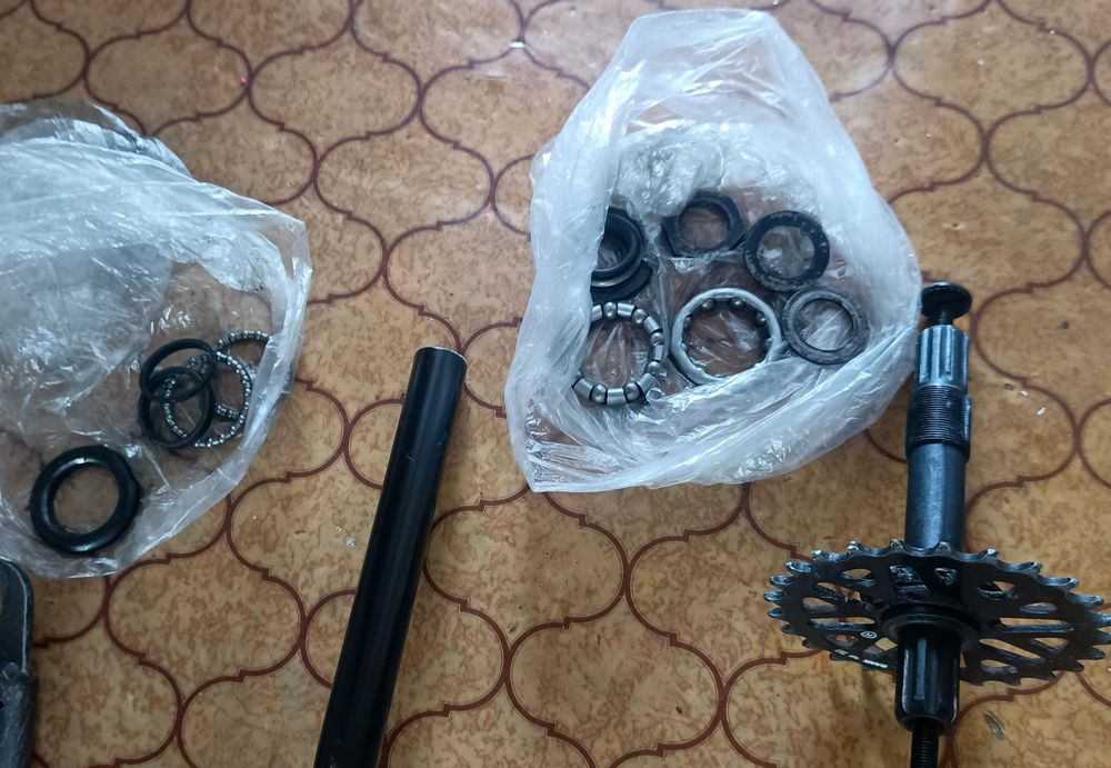 Продам запчасти на BMX