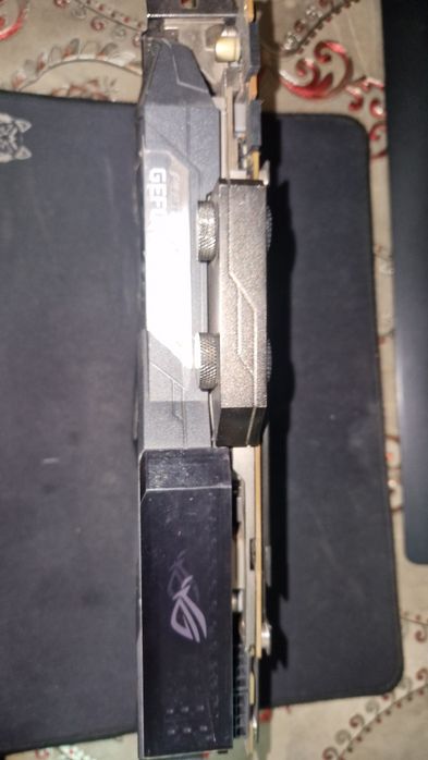 Vand placa video GTX 1080TI PLATINUM