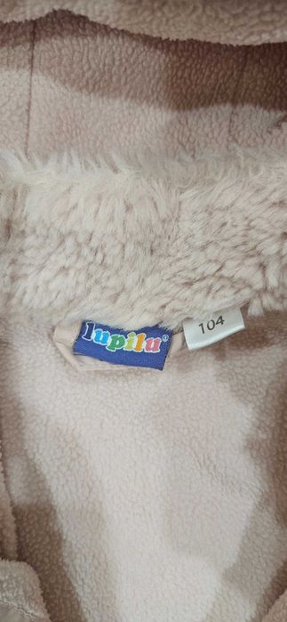 Продам курточки на девочку