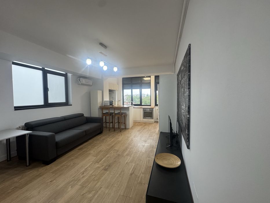 Inchiriez apartament