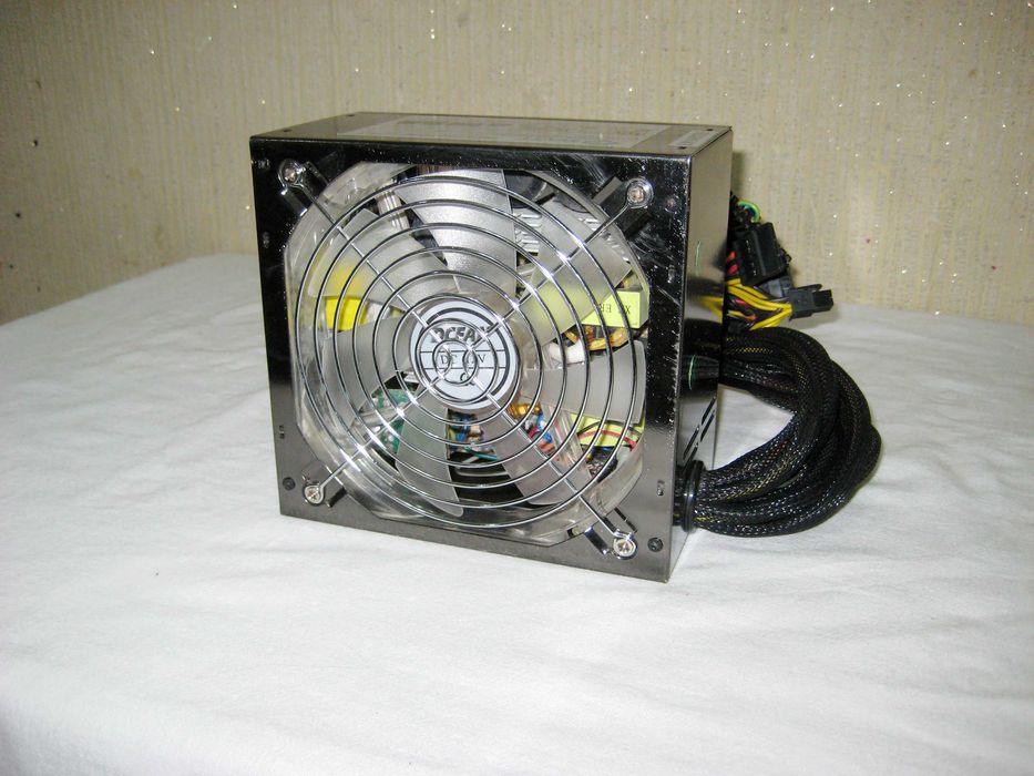 Блок питания SMART SM-PS550W идеальном рабочим почти новым состоянии!